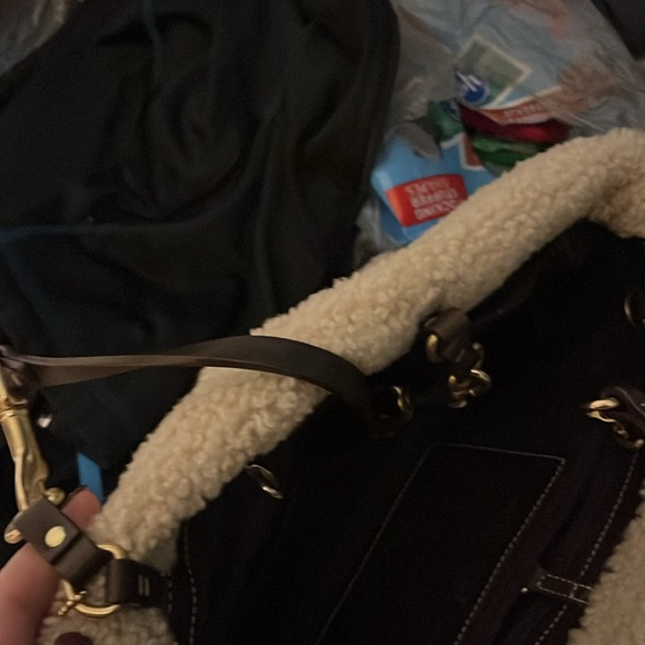 Coach bag gently used - Picture 3 of 3